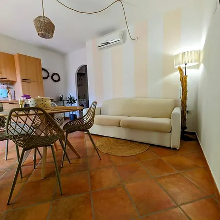 Olivastro Apartment *